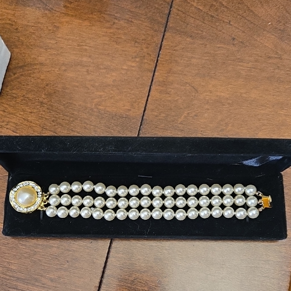 Vintage Faux Pearl Bracelet with Rhinestone Accents